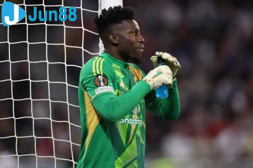 Andre Onana sẽ là người quyết định thành công của thương vụ này (Ảnh: AFP).