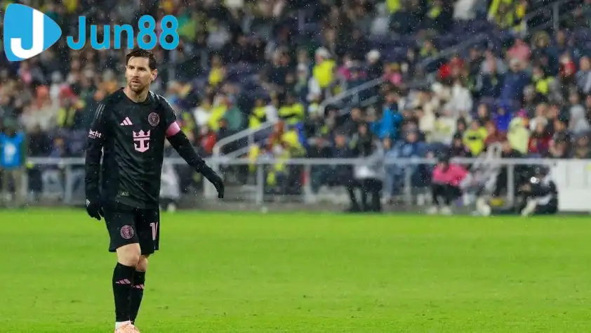 Messi sẽ mất đối tác ăn ý bậc nhất trên hàng công (Ảnh: GOAL). Messi sẽ mất đối tác ăn ý bậc nhất trên hàng công (Ảnh: GOAL).